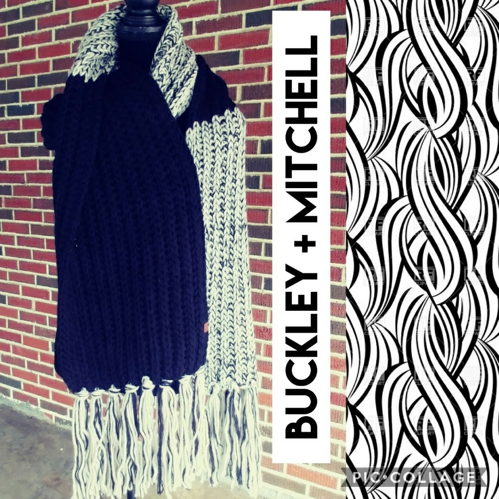 ❄️❄️Bickley + Mitchell Black Twist Scarf❄️❄️
